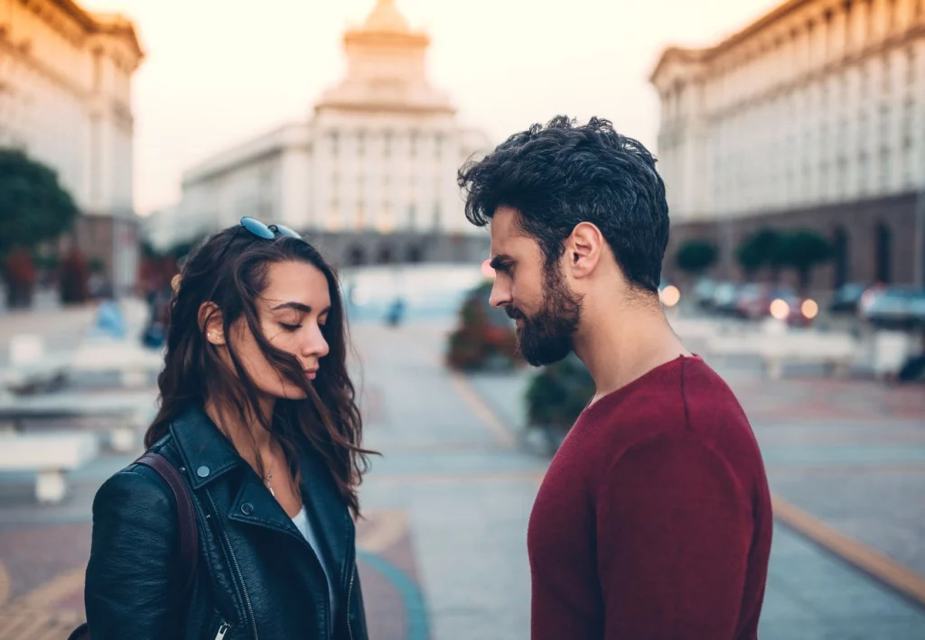 Warum das Loslassen schmerzhafter Liebe deinem Wohlbefinden zugute kommt